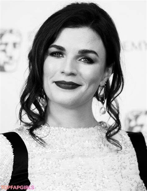 aisling bea nude|1,658 Aisling Bea Photos & High Res Pictures